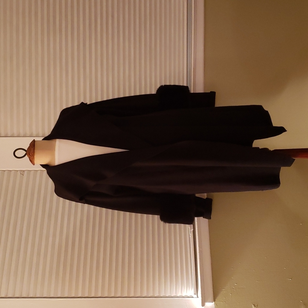 Tahari Black Womens Sweater Coat with Fur Cuffs Size Medium